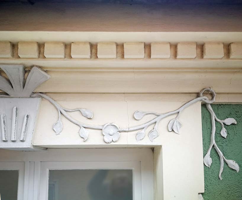 Sanierung klassizistischer Fassade und Türe denkmalgeschützt in Friedberg, Uhrmachergasse