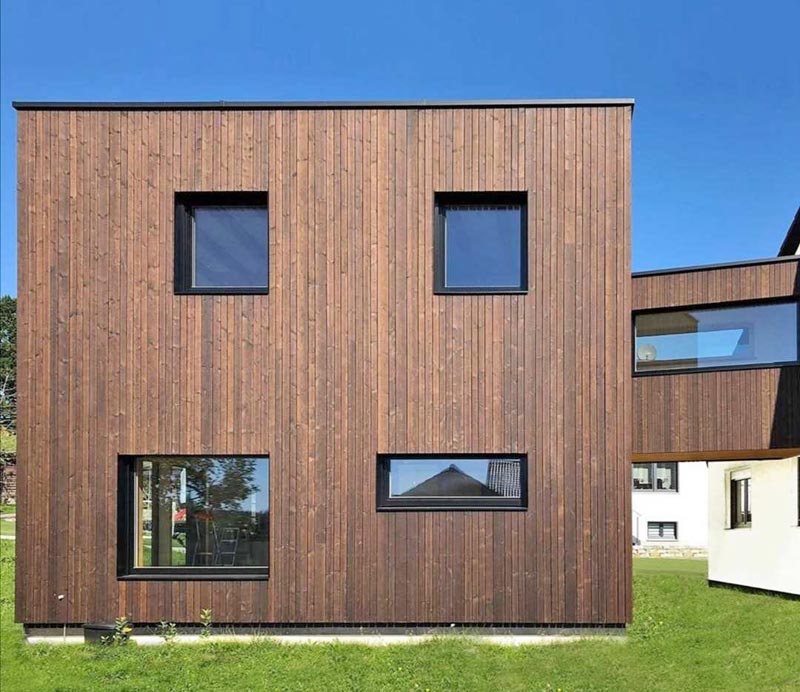 Neubau eines EFH an ein bestehendes Gebäude mit Verbindungssteg, Rohrbach